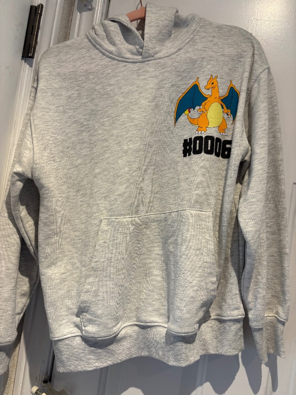 Pokemon Charizard Gray Graphic Hoodie Sweatshirt Youth Kids Size Large